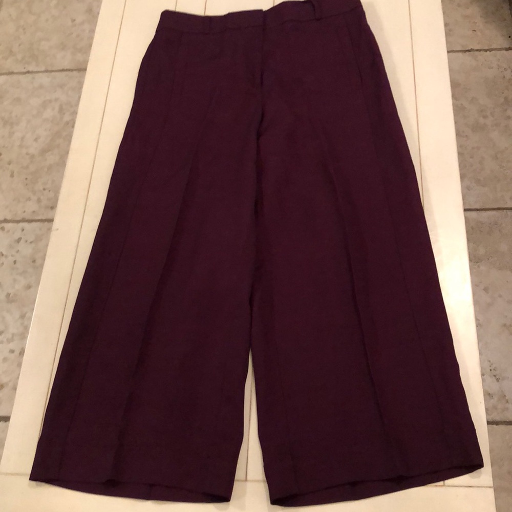 Women’s wide leg slacks by Ann Taylor Loft.